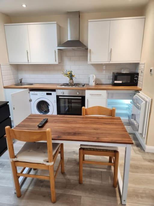 Beautiful Private En-Suite Room With Its Own Entry Bexleyheath Esterno foto