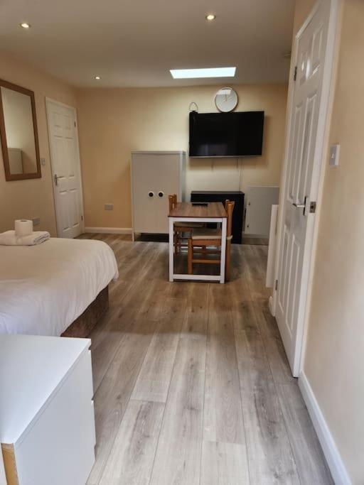 Beautiful Private En-Suite Room With Its Own Entry Bexleyheath Esterno foto